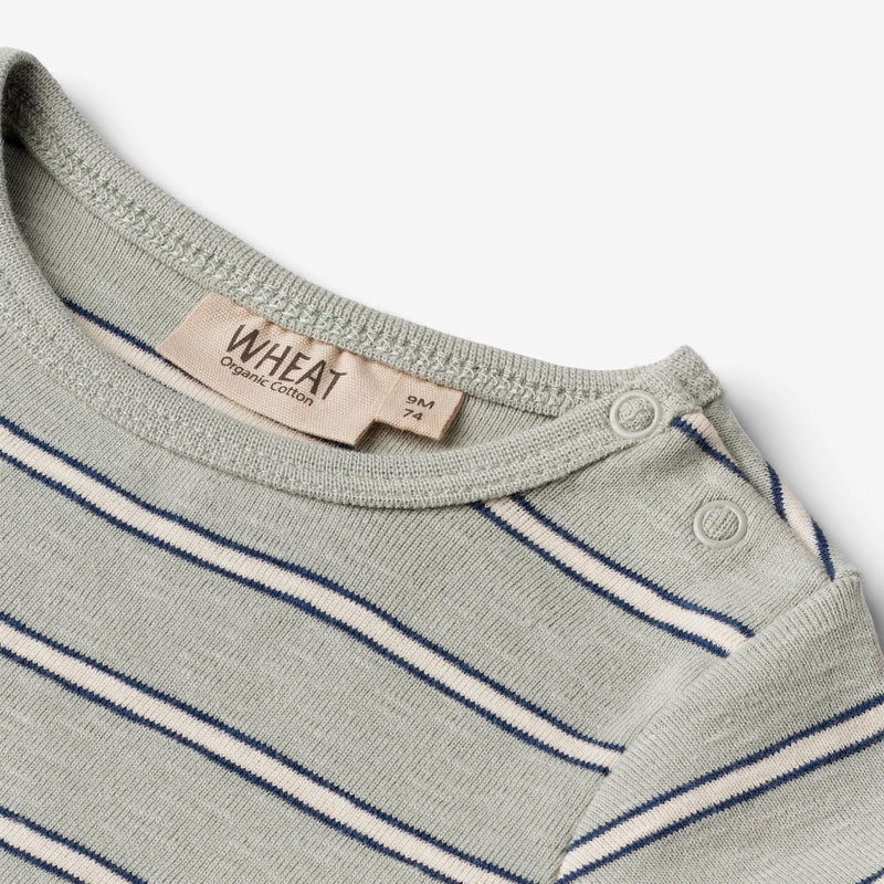 Wheat Main Body S/S Edvald Underwear/Bodies 1476 sea mist stripe