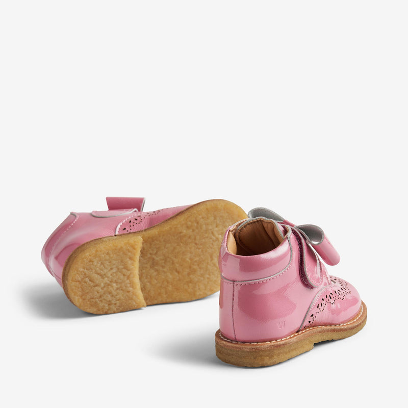 Wheat Footwear Bootie Velcro Bowy Crepe 2356 pink