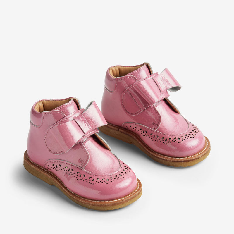 Wheat Footwear Bootie Velcro Bowy Crepe 2356 pink