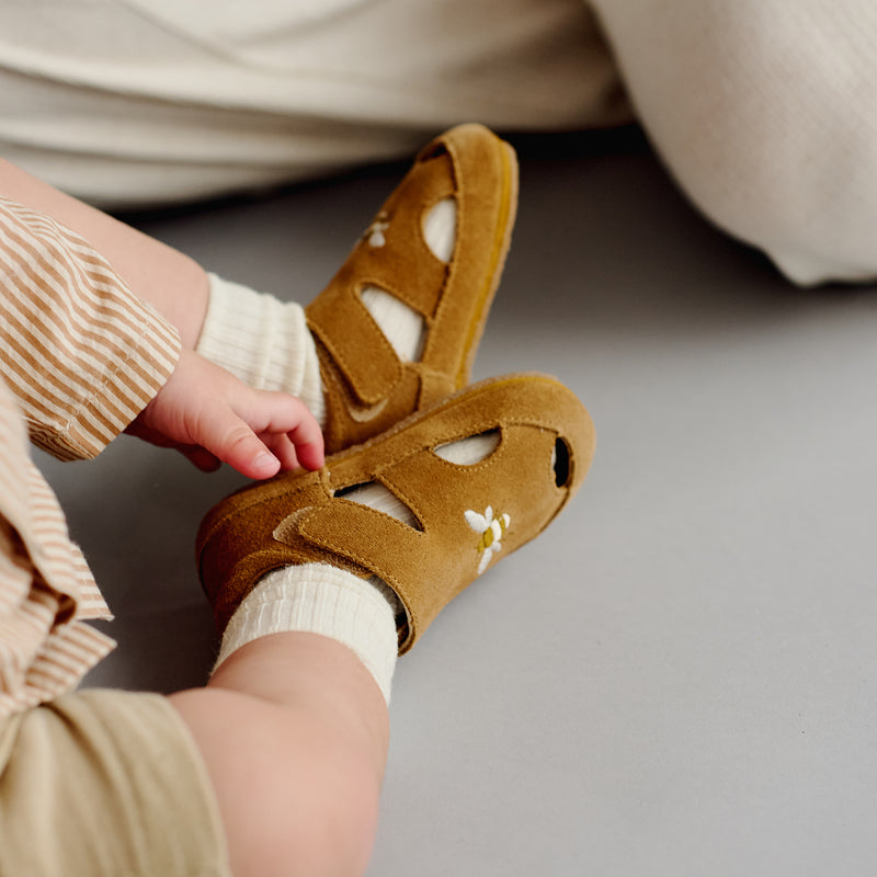 Wheat Footwear Indoor Sandal Pax Indoor Shoes 3024 cinnamon