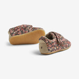 Wheat Footwear Indoor Shoe Sasha Indoor Shoes 1186 raven wild flowers