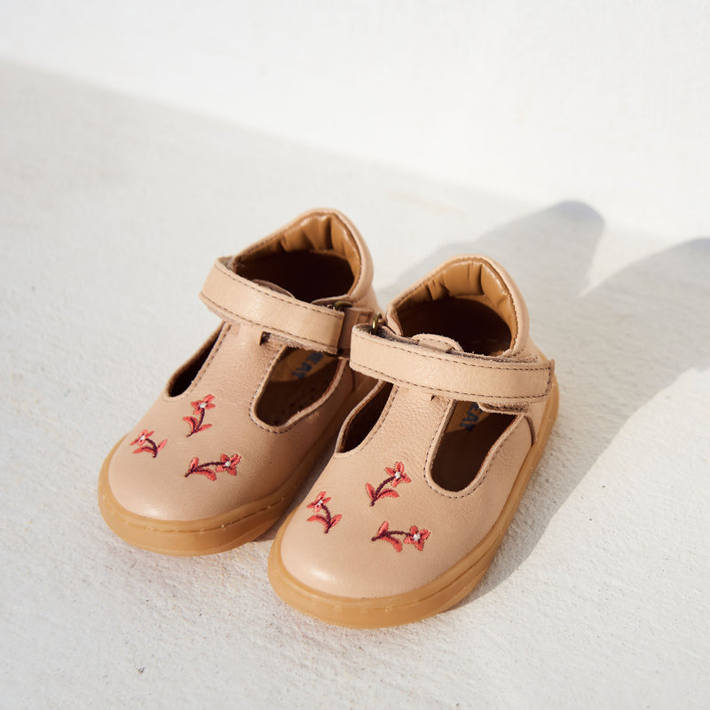 Wheat Footwear Mary Jane Sinne Prewalkers 9011 beige