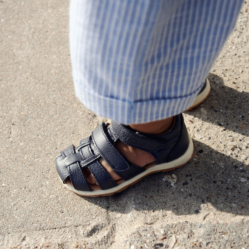 Wheat Footwear Sandal Frei Sandal 1432 navy