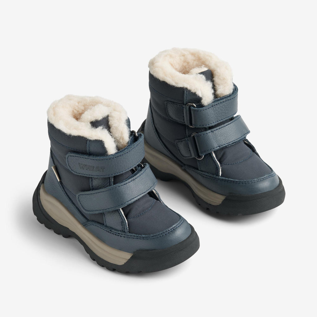 Mens winter boots with velcro straps online