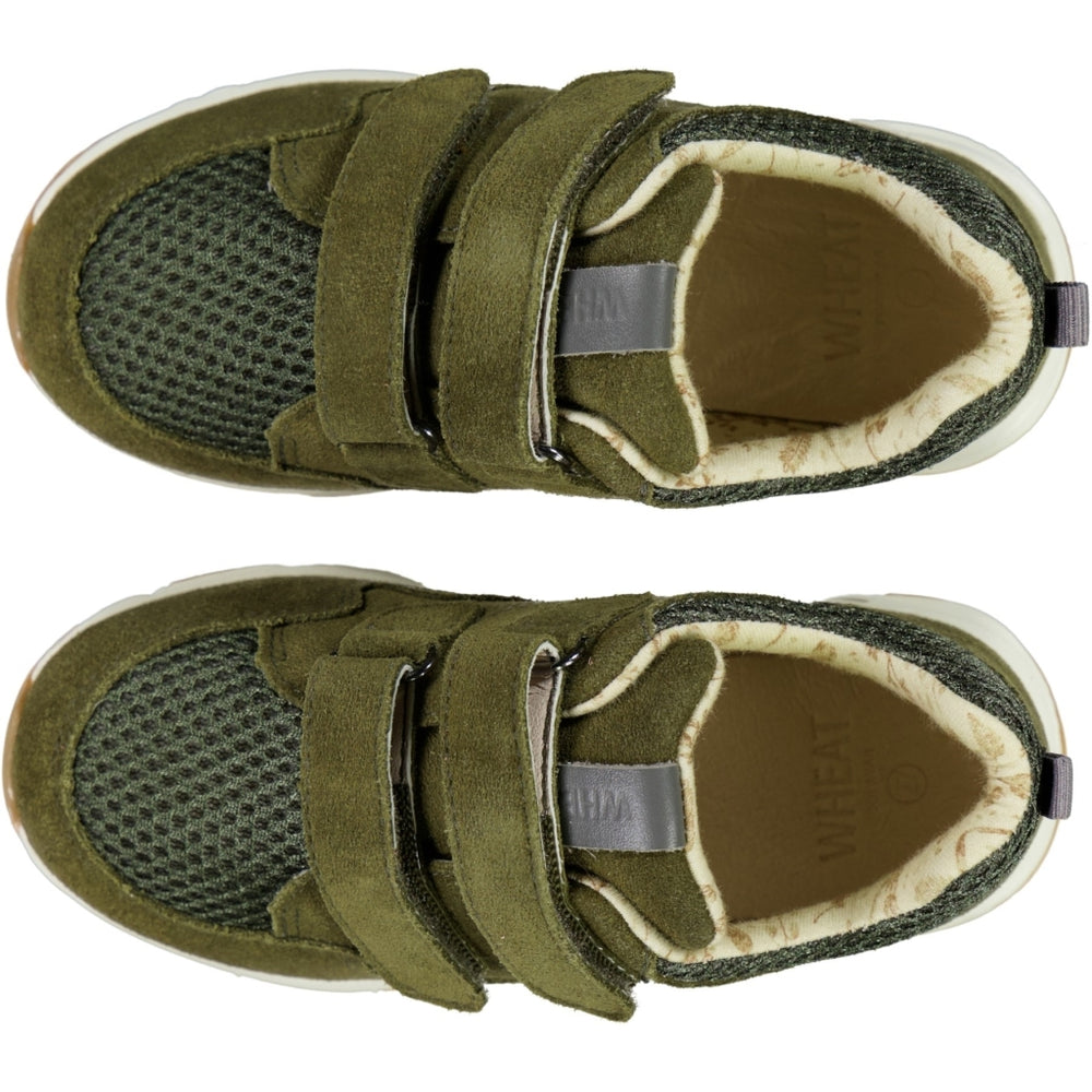 3 strap velcro sneakers 2025